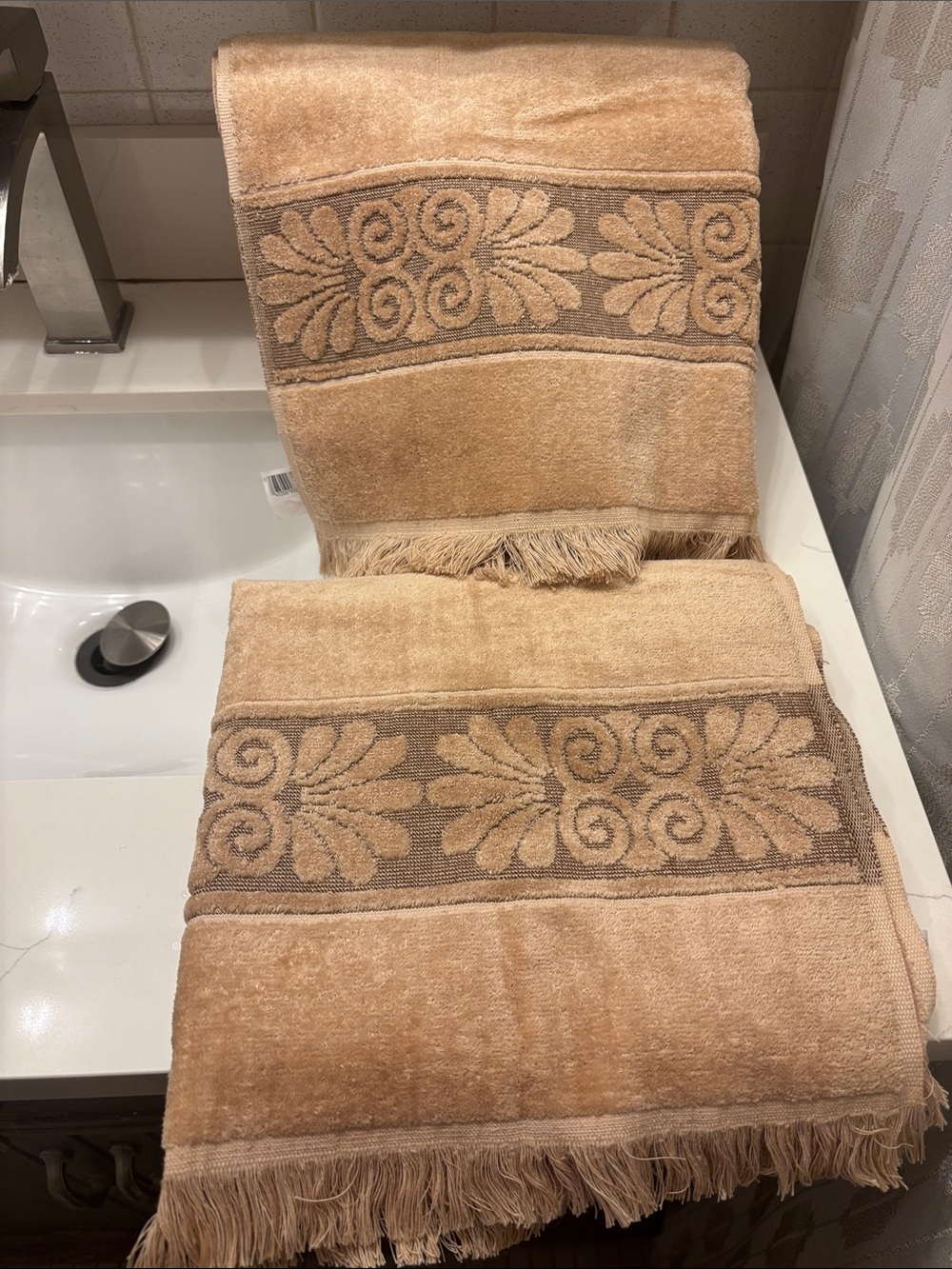 Monticello, Vintage Fringed Beige/Tan Bath Towels - Set of 2